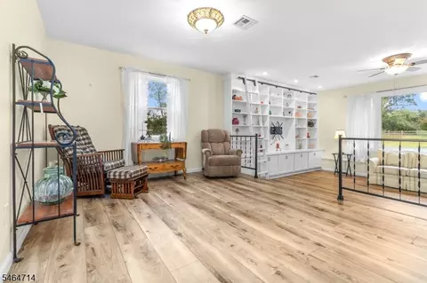 Living - 70 Mackenzie Rd, Hampton, NJ 08827 photo 2 of 4