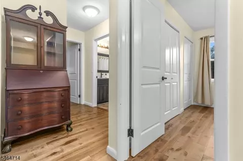 Entry Way - 70 Mackenzie Rd, Hampton, NJ 08827 photo 4 of 6