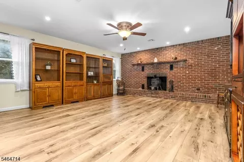 Living - 70 Mackenzie Rd, Hampton, NJ 08827 photo 3 of 4