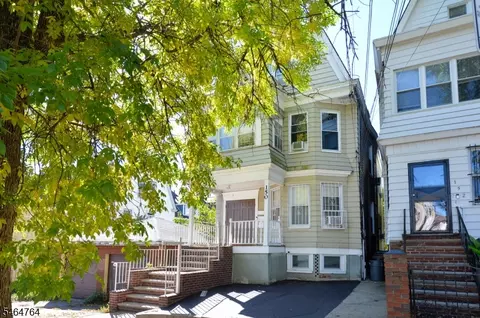 150 Elwood Ave, Newark, NJ 07104