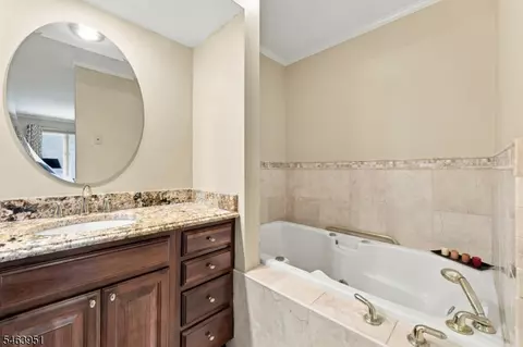 Bath - 72 Bald Eagle Rd, Hackettstown, NJ 07840 photo 3 of 4