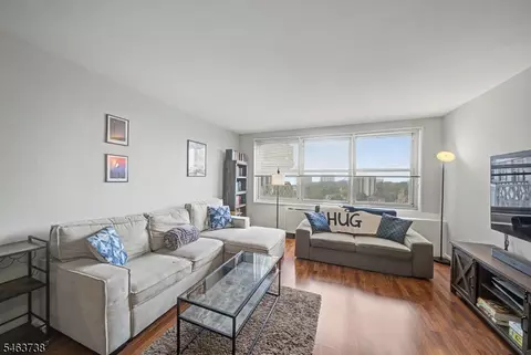 2000 Linwood Ave #12N, Fort Lee, NJ 07024