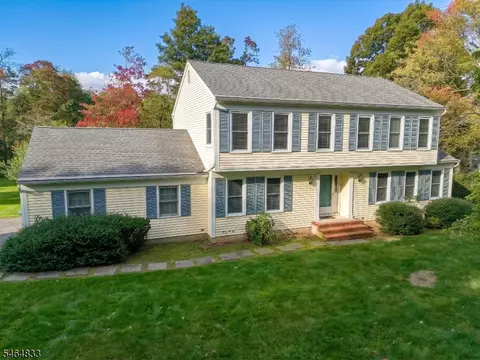 8 Kerry Pl, Flanders, NJ 07836