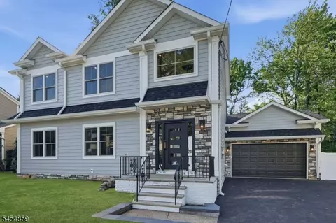 17 Blake Dr, Clark, NJ 07066