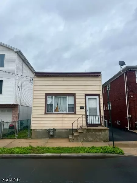 218 Florida St, Elizabeth City, NJ 07206