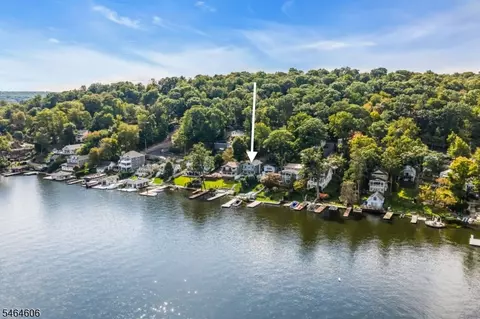 413 Lakeside Blvd # B, Hopatcong, NJ 07843