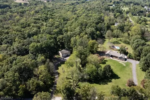 5 Alice Ct, Blairstown, NJ 07825