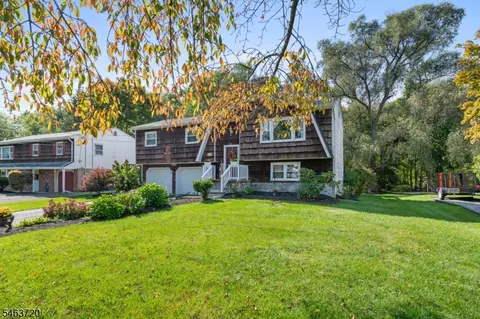 30 Gwyneth Rd, West Milford, NJ 07480