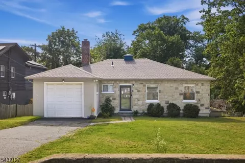137 Lakeside Blvd, Hopatcong, NJ 07843