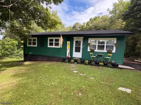 7 Fox Hill Dr, Franklin, NJ 07416