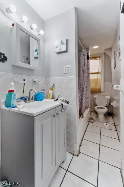 Entry Way - 455 4th Ave, Newark, NJ 07107 photo 4 of 4