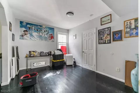 Entry Way - 455 4th Ave, Newark, NJ 07107 photo 2 of 4