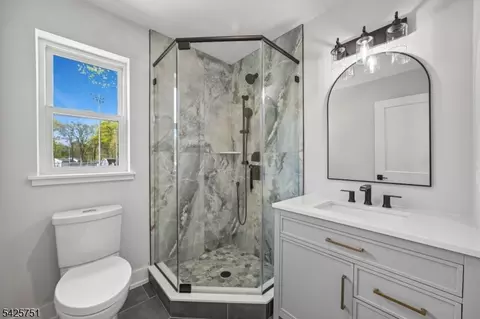 Bath - 136 Irwin St, Springfield, NJ 07081 photo 4 of 6
