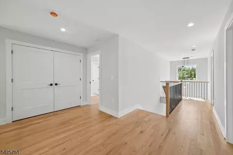 Entry Way - 136 Irwin St, Springfield, NJ 07081 photo 8 of 10