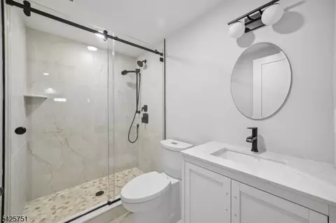 Bath - 136 Irwin St, Springfield, NJ 07081 photo 6 of 6