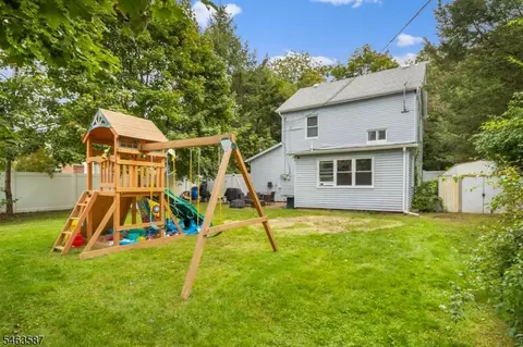 Exterior - 124 Jefferson St, Haskell, NJ 07420 photo 5 of 6