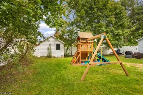 Exterior - 124 Jefferson St, Haskell, NJ 07420 photo 6 of 6