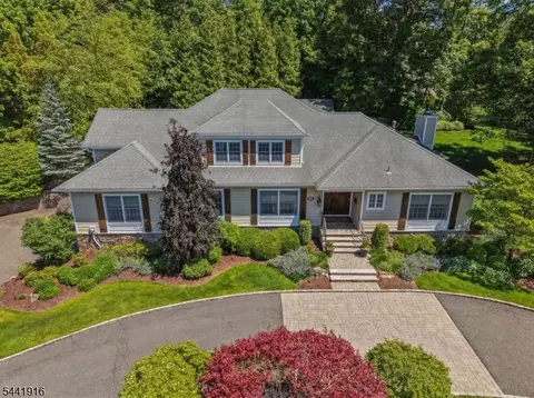 2 Graymoor Rd, Livingston, NJ 07039