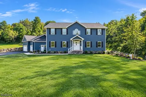 111 Beaver Run Rd, Hamburg, NJ 07419