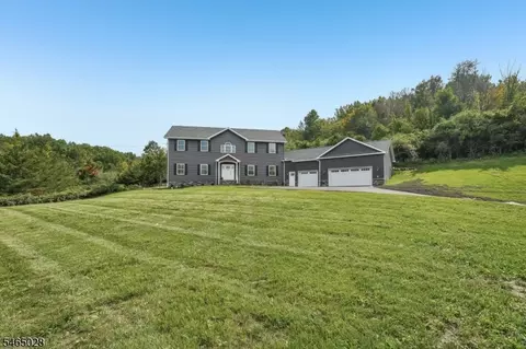 107 Beaver Run Rd, Hamburg, NJ 07419