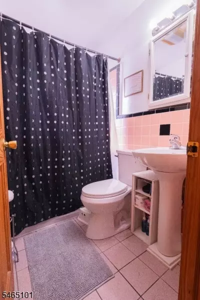 Bath - 3 6th Ave, Haskell, NJ 07420 photo 1 of 1