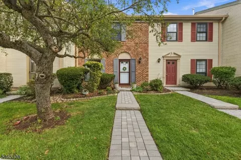148 Abbot Ct, Piscataway, NJ 08854