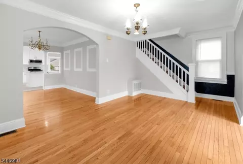 521 E Blancke St, Linden, NJ 07036