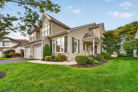 87 Saratoga Ct, Somerset, NJ 08873