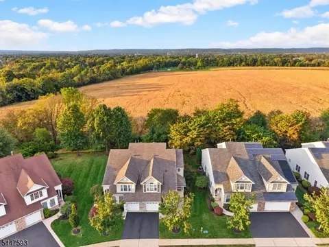 87 Saratoga Ct, Somerset, NJ 08873