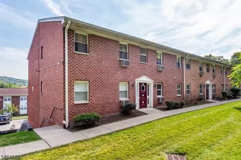100 Pierson Miller Dr D12 #12, Pompton Lakes, NJ 07442