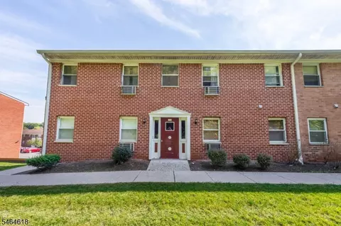 100 Pierson Miller Dr D12 #12, Pompton Lakes, NJ 07442