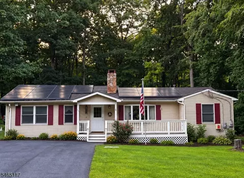 979 Owassa Rd, Newton, NJ 07860