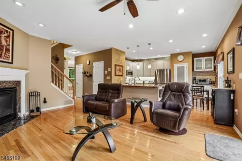 16 Langdale Rd, Wayne, NJ 07470 photo 9