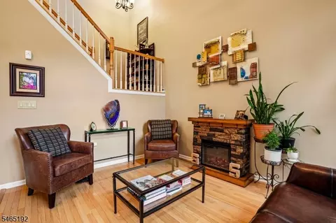 16 Langdale Rd, Wayne, NJ 07470 photo 5