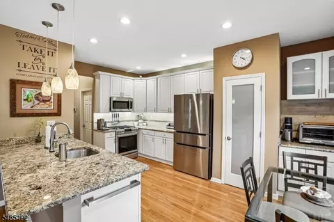 16 Langdale Rd, Wayne, NJ 07470 photo 10