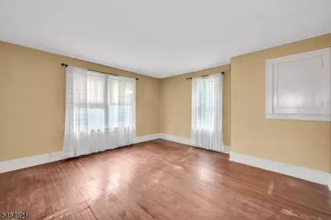 Living - 218 State Route 31, Hampton, NJ 08827 photo 4 of 4