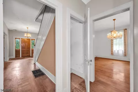 Entry Way - 218 State Route 31, Hampton, NJ 08827 photo 5 of 11