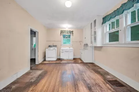 Entry Way - 218 State Route 31, Hampton, NJ 08827 photo 2 of 11