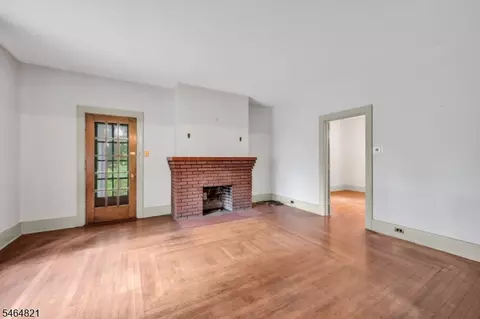 Living - 218 State Route 31, Hampton, NJ 08827 photo 2 of 4