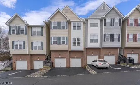 159 Conover Ter, Lebanon, NJ 08833