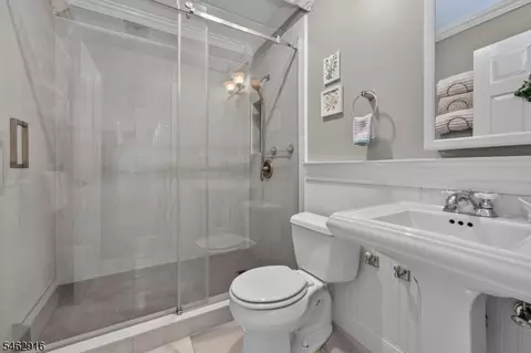 Bath - 160 Black Brook Rd, Hampton, NJ 08827 photo 5 of 5