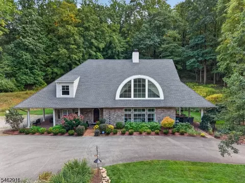 Exterior - 160 Black Brook Rd, Hampton, NJ 08827 photo 1 of 18