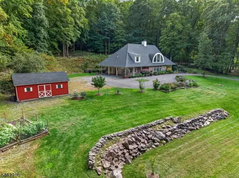 Exterior - 160 Black Brook Rd, Hampton, NJ 08827 photo 5 of 18
