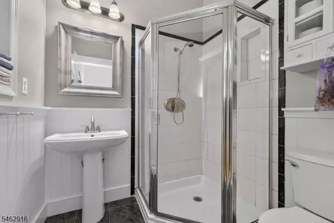 Bath - 160 Black Brook Rd, Hampton, NJ 08827 photo 1 of 5