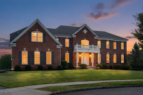 10 Raker Ct, Hillsborough, NJ 08844