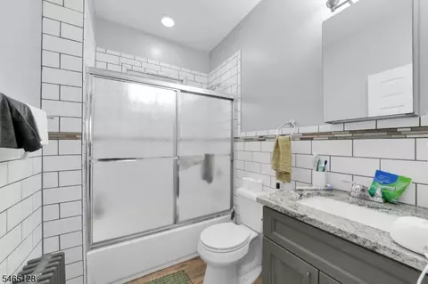 Bath - 42 N Willow St, Montclair, NJ 07042 photo 2 of 3