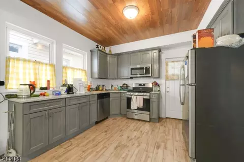 Kitchen - 42 N Willow St, Montclair, NJ 07042 photo 2 of 3