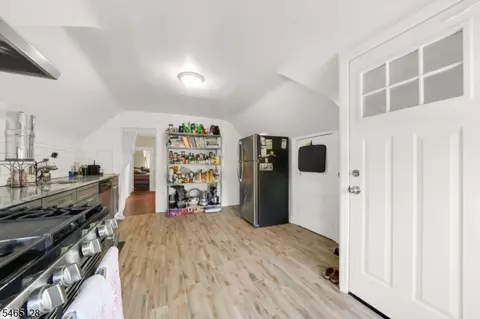 Entry Way - 42 N Willow St, Montclair, NJ 07042 photo 5 of 6