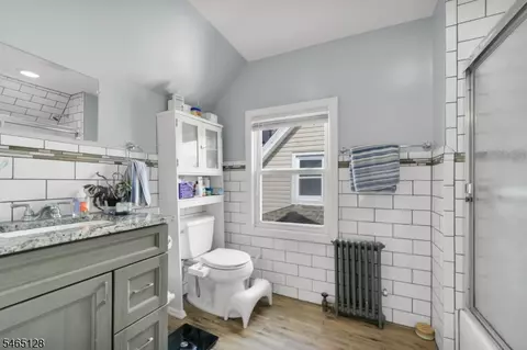 Bath - 42 N Willow St, Montclair, NJ 07042 photo 3 of 3