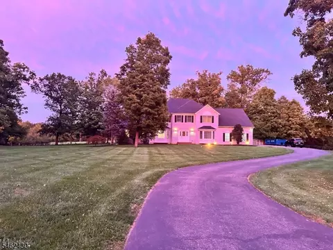14 Eagle Dr, Ringoes, NJ 08551
